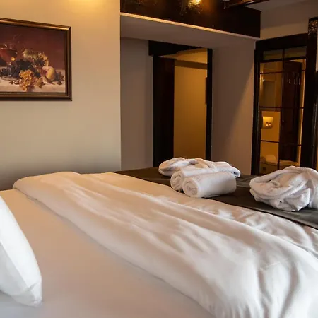 Bahus Bed & Breakfast 4*