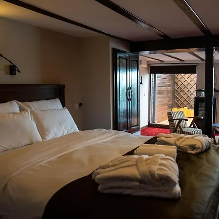 Bahus Bed & Breakfast 4*