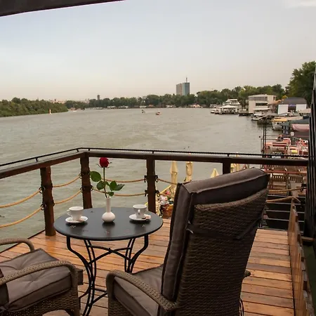 Bahus Bed & Breakfast 4*